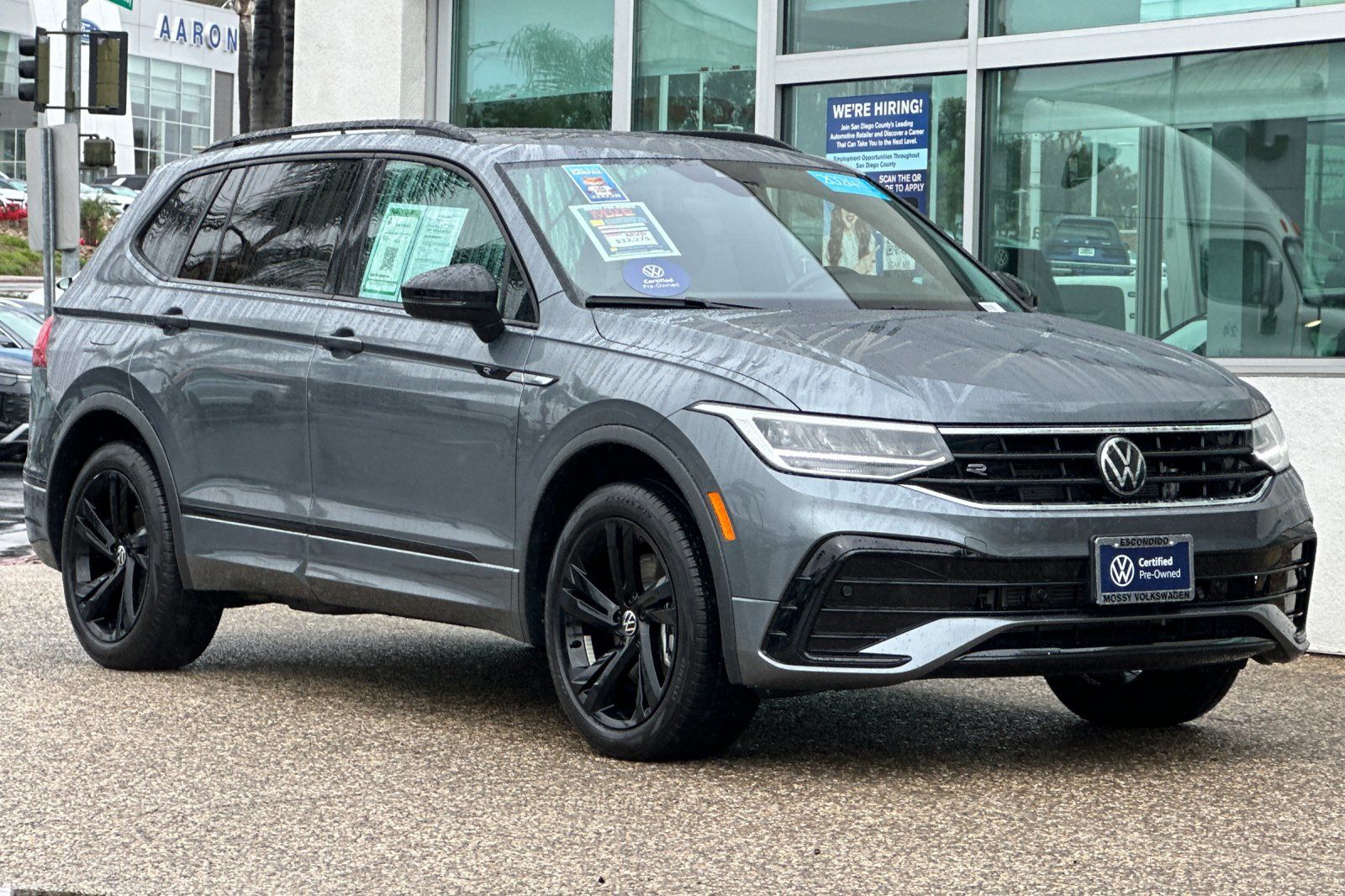 2024 Volkswagen Tiguan SE R-Line Black photo 2