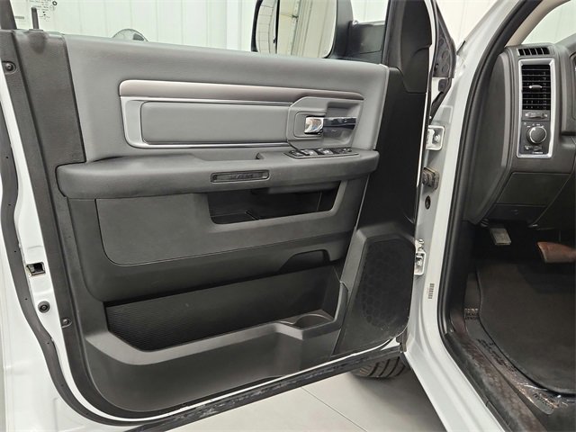 2023 Ram 1500 Classic SLT photo 25