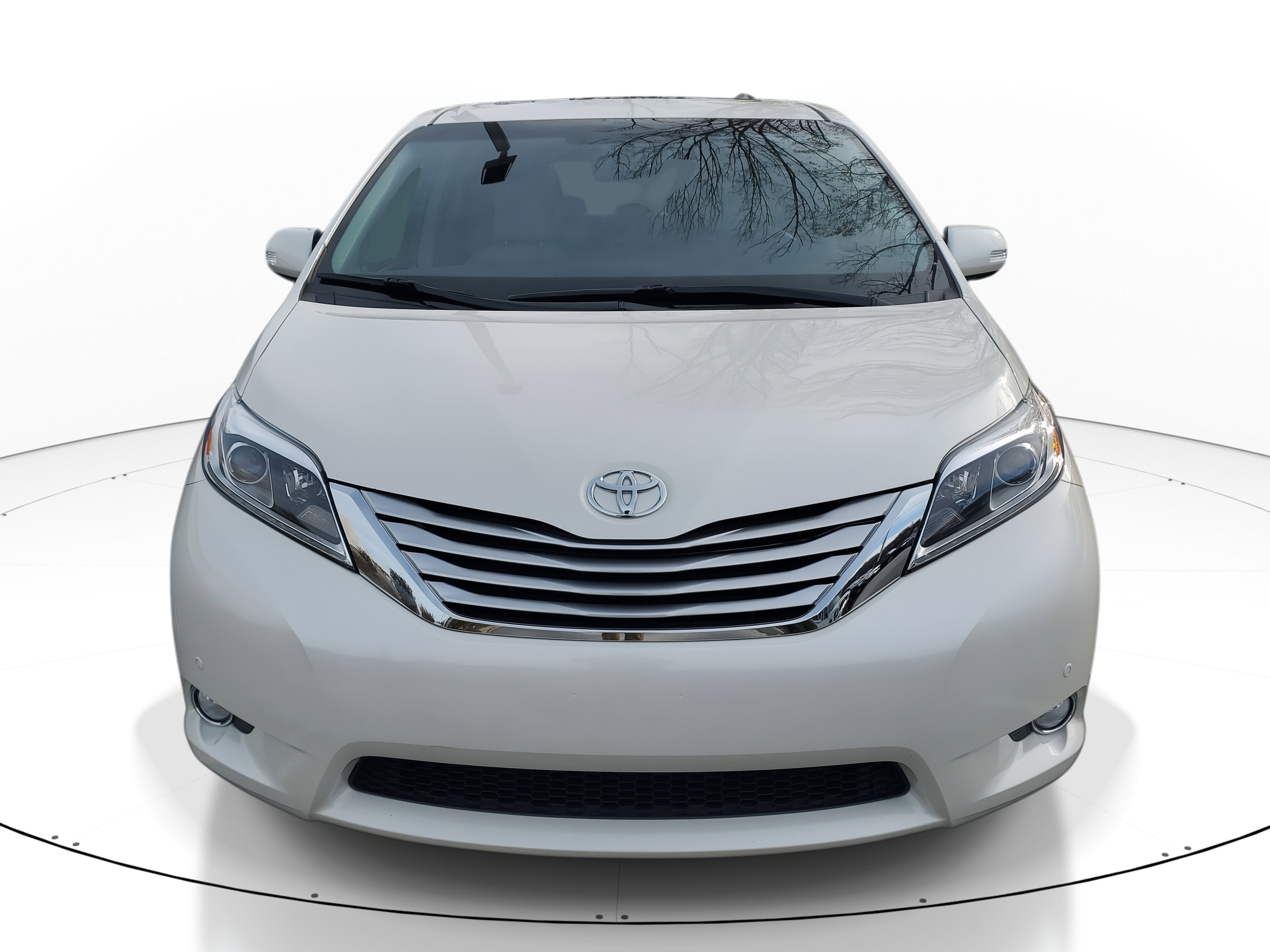 2017 Toyota Sienna Limited's photo