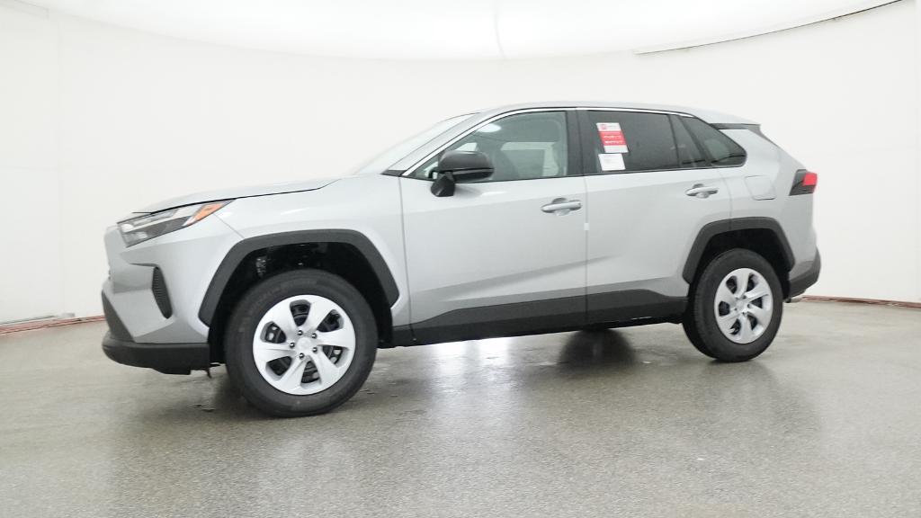 2025 Toyota RAV4 LE photo 8