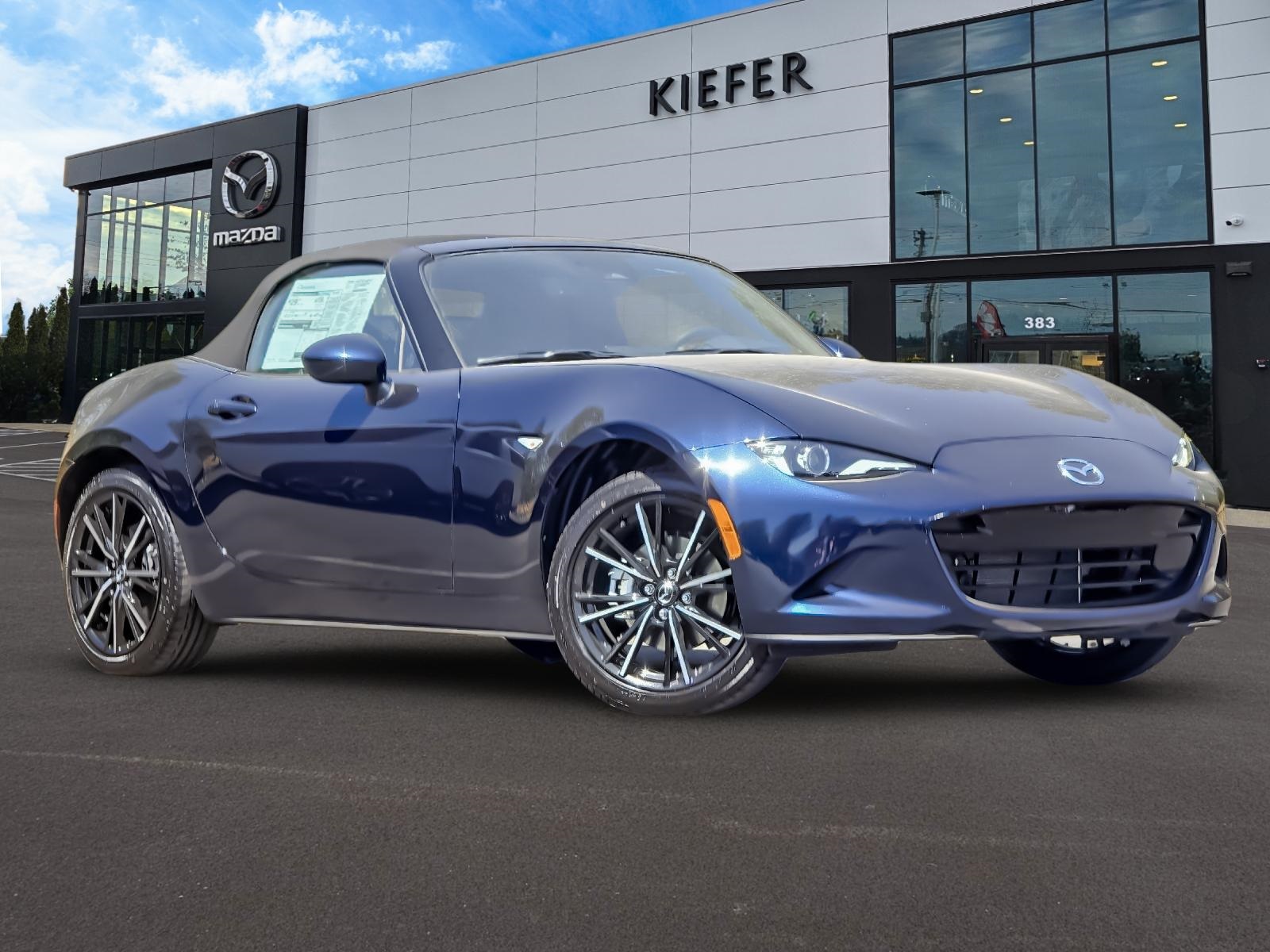 2025 Mazda MX-5 Miata Miata Grand Touring photo 2