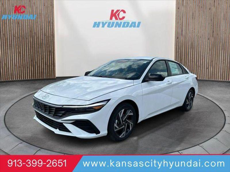 2025 Hyundai Elantra Blue's photo