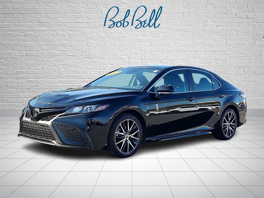 2023 Toyota Camry SE photo 3