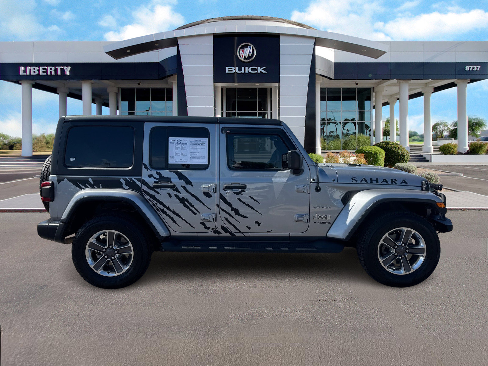 2019 Jeep Wrangler Unlimited Sahara photo 2