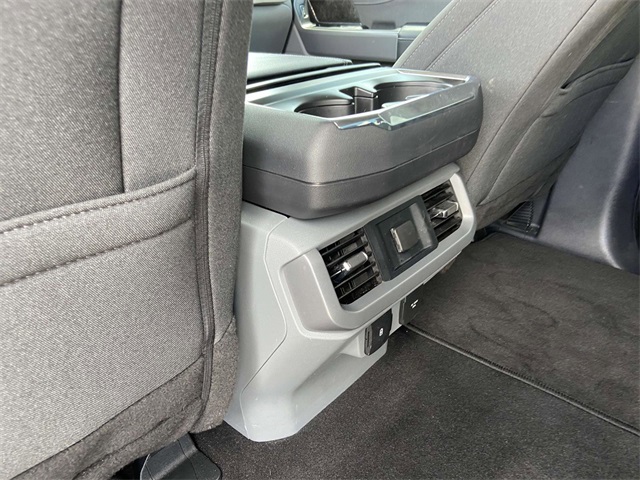 2023 Ford F-150 Lightning XLT photo 5