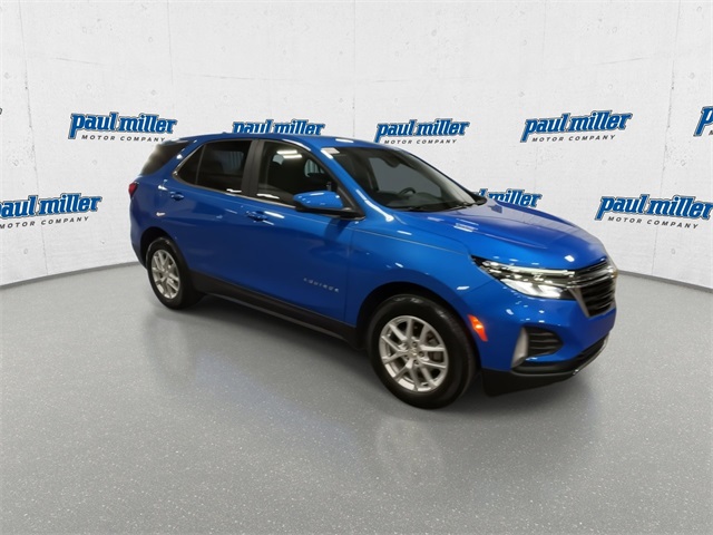 2024 Chevrolet Equinox LT photo 2