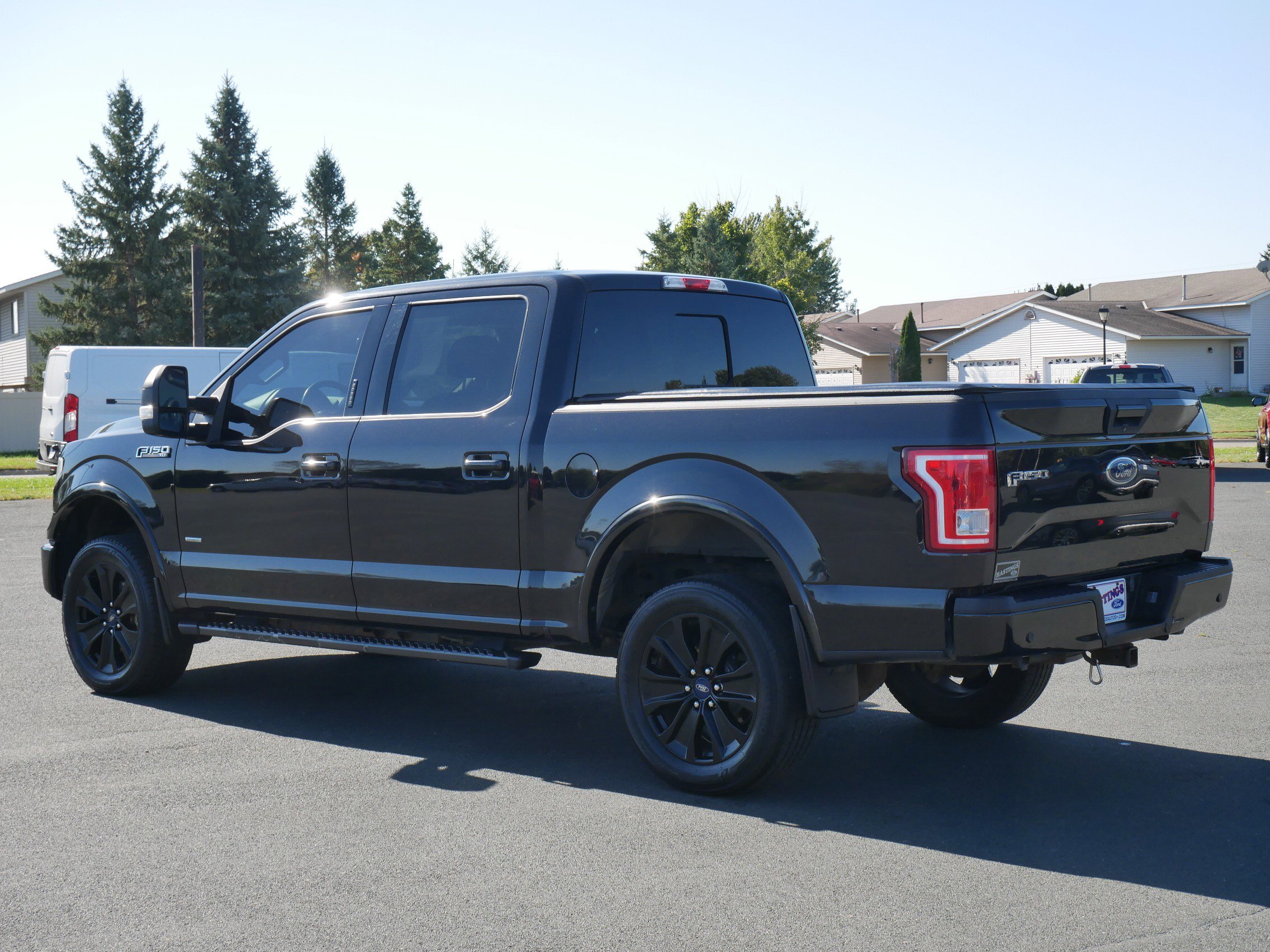 2015 Ford F-150 XLT photo 2