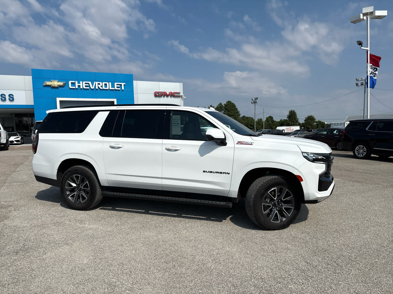 2024 Chevrolet Suburban Z71 photo 2