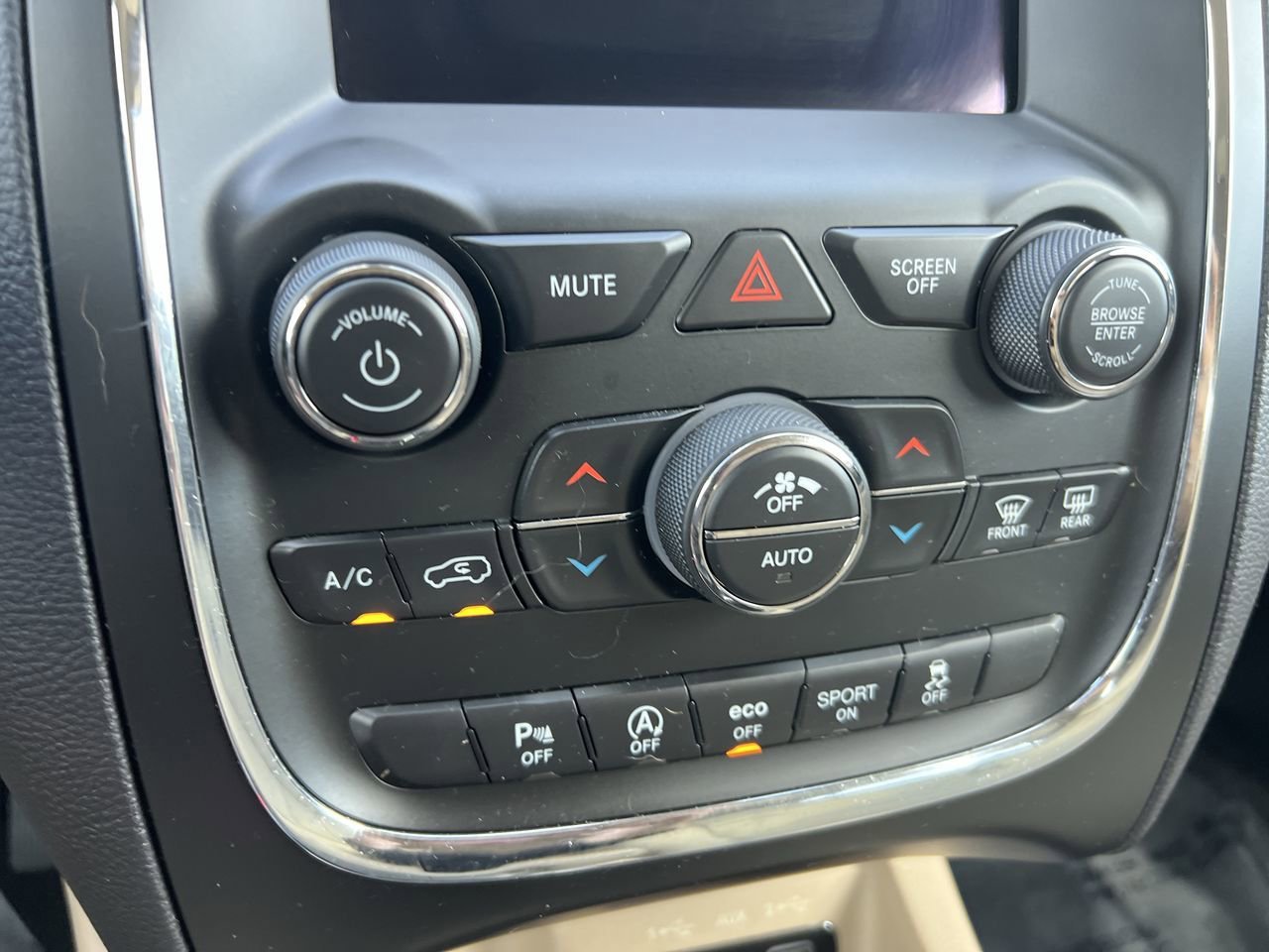2018 Dodge Durango SXT Sport photo 22