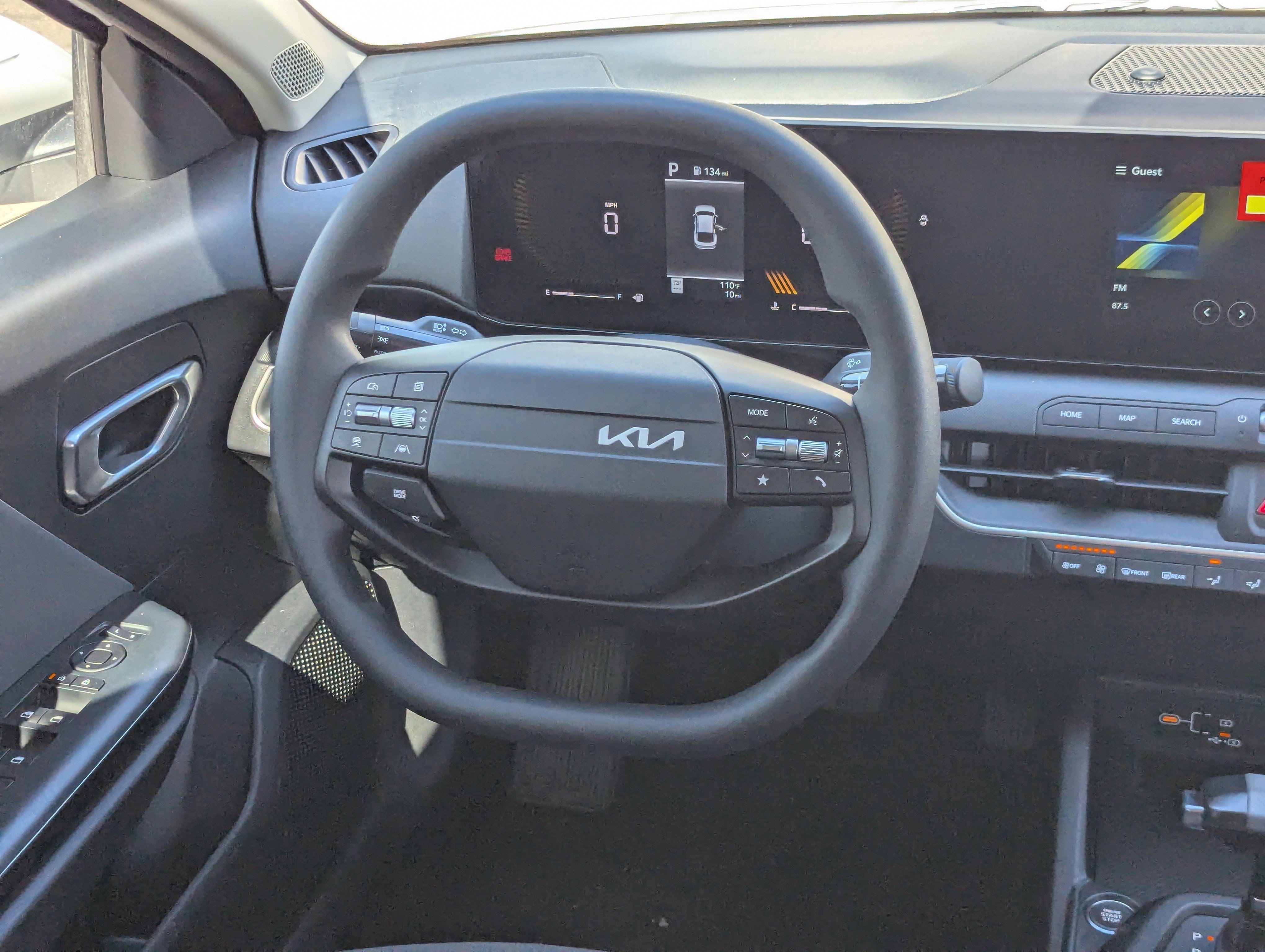 2025 Kia K4 LXS photo 2