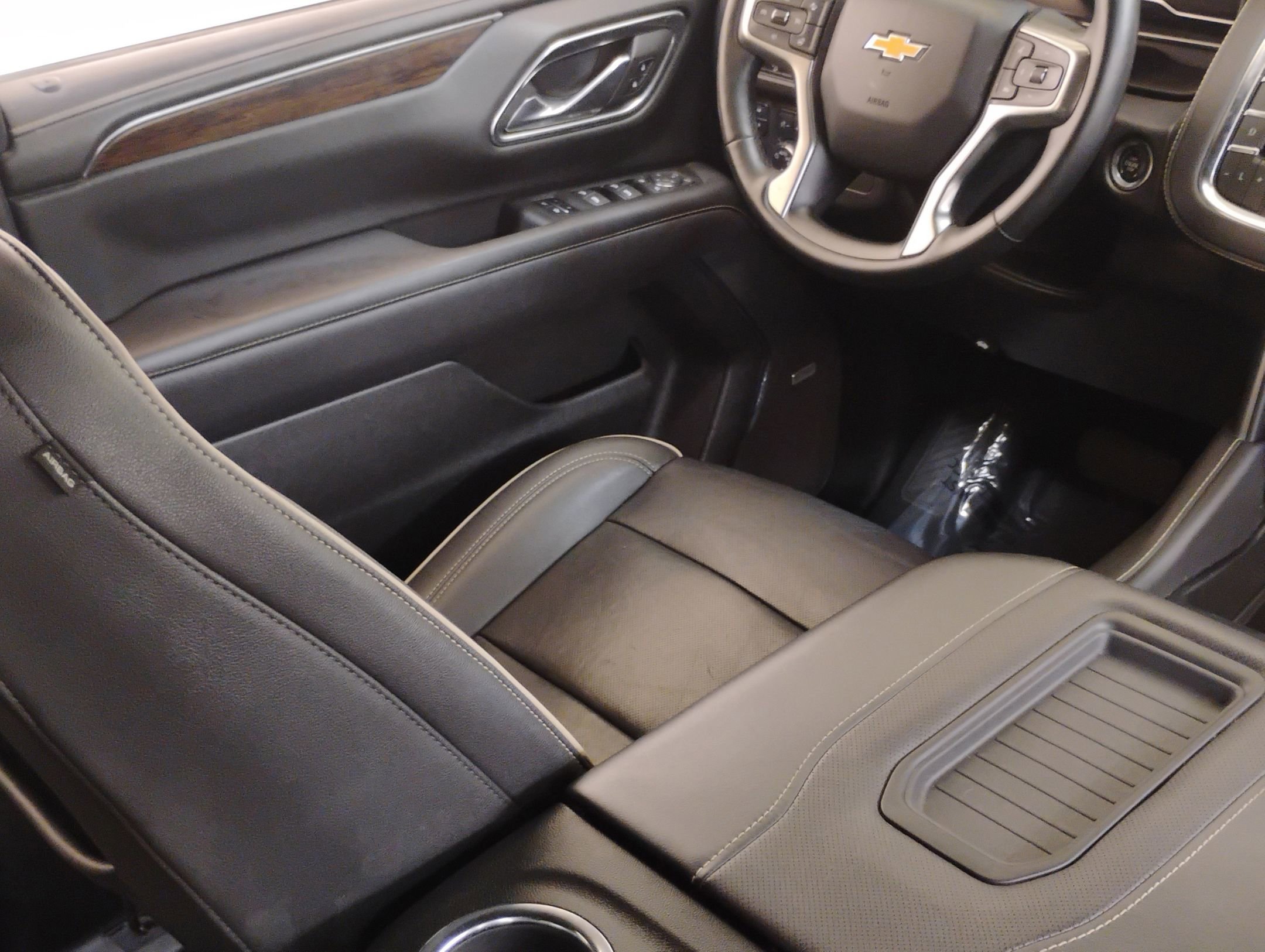 2023 Chevrolet Tahoe Premier photo 3