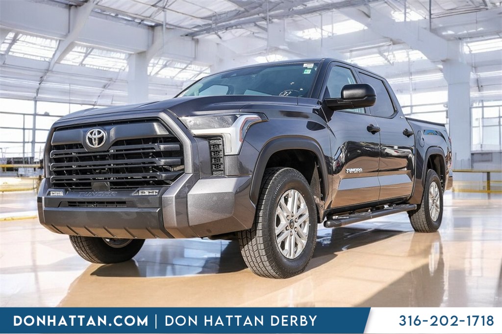 2023 Toyota Tundra SR5's photo