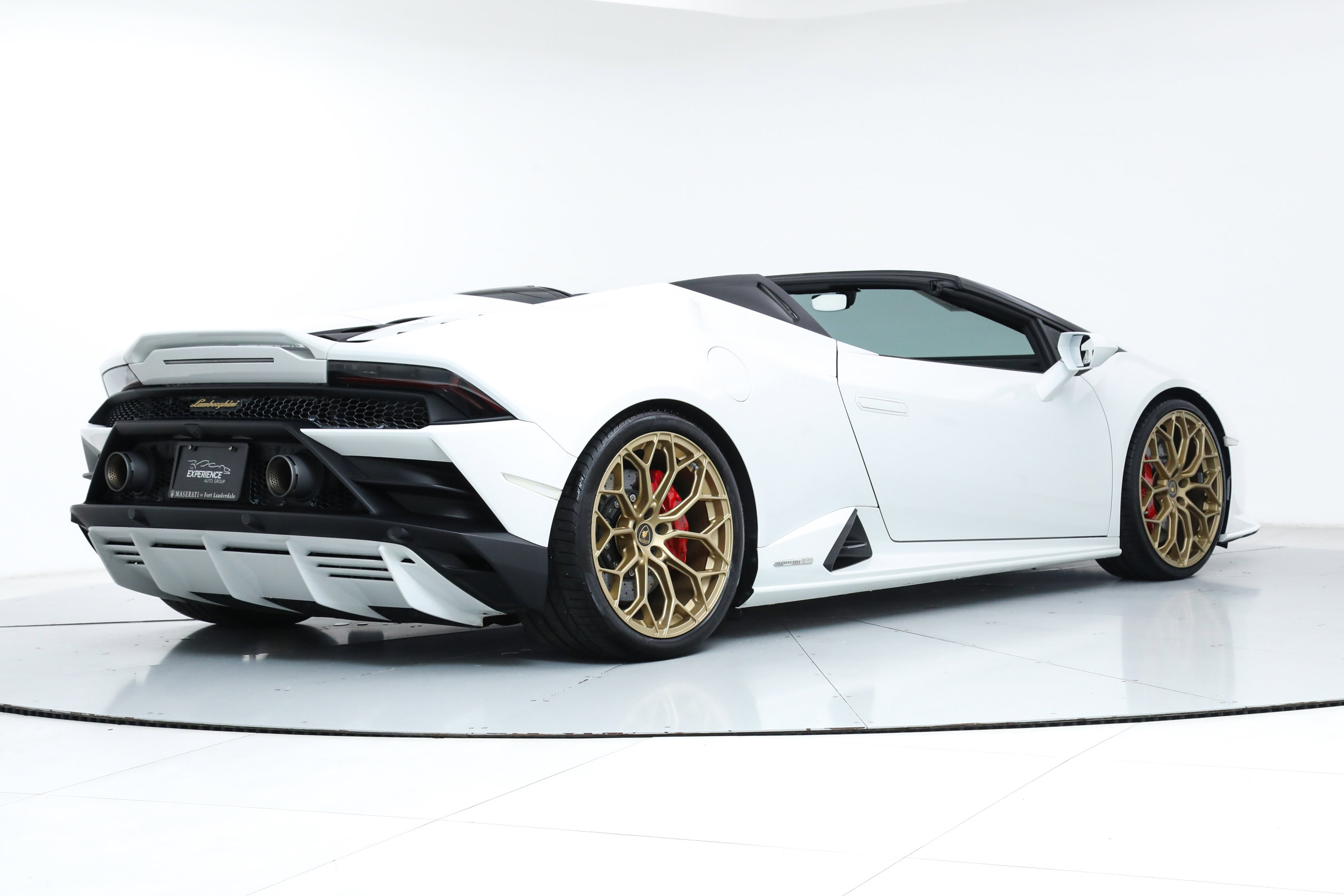 2024 Lamborghini Huracan Evo Spyder photo 3