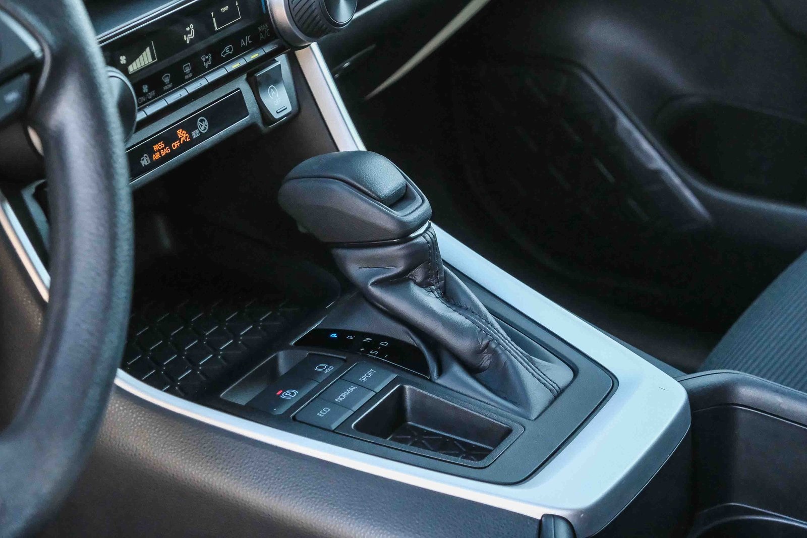 2025 Toyota RAV4 LE photo 19