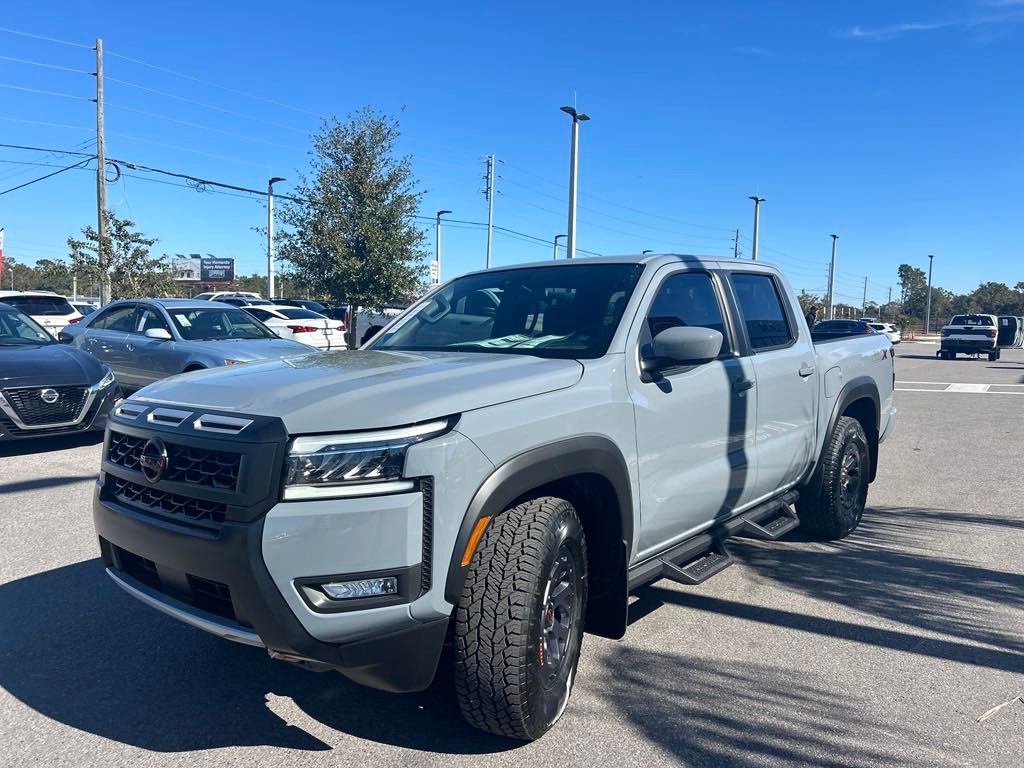 2025 Nissan Frontier PRO-X photo 3