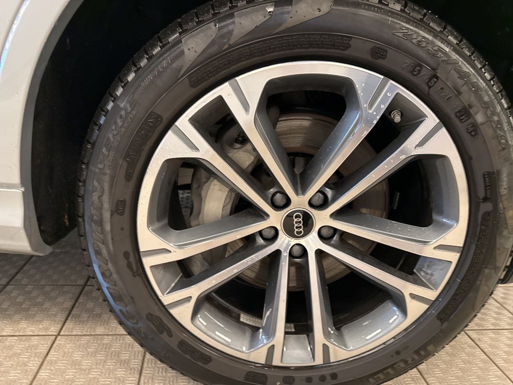 2025 Audi Q7 45 Premium Plus photo 6