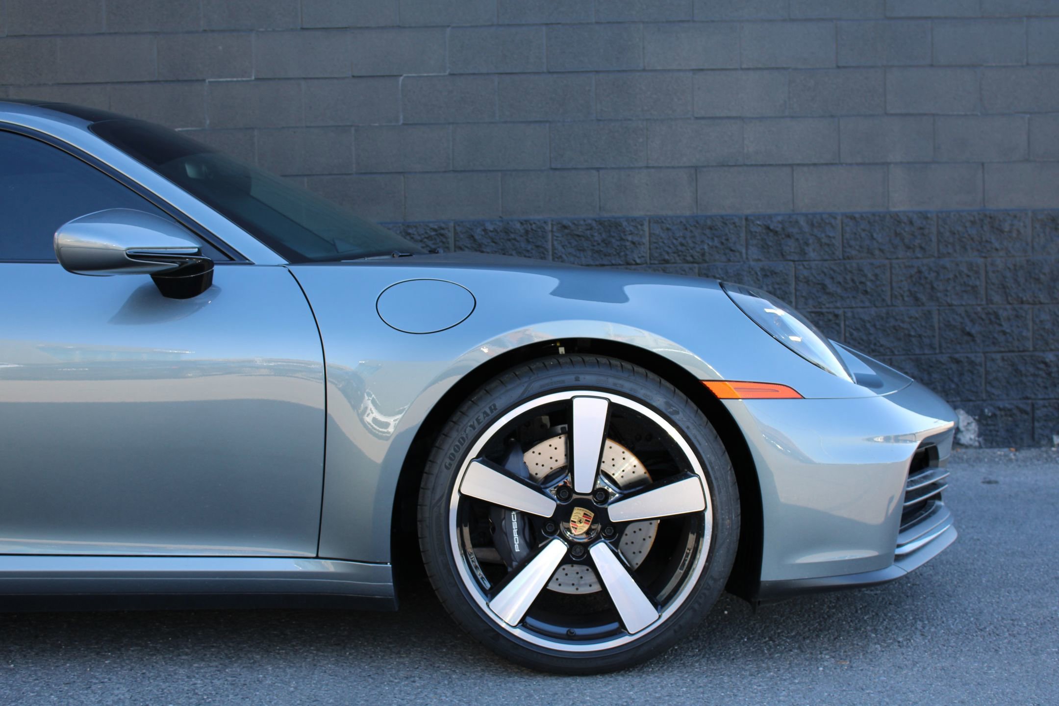 2025 Porsche 911 photo 11