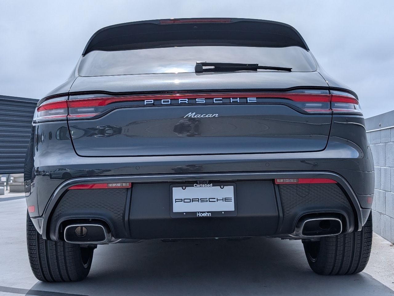 2025 Porsche Macan T photo 11