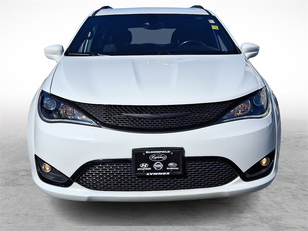 2018 Chrysler Pacifica Touring Plus photo 3