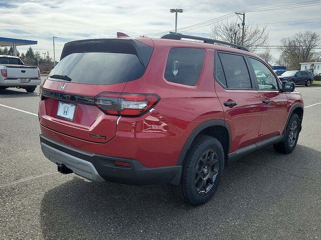2025 Honda Pilot TrailSport photo 4