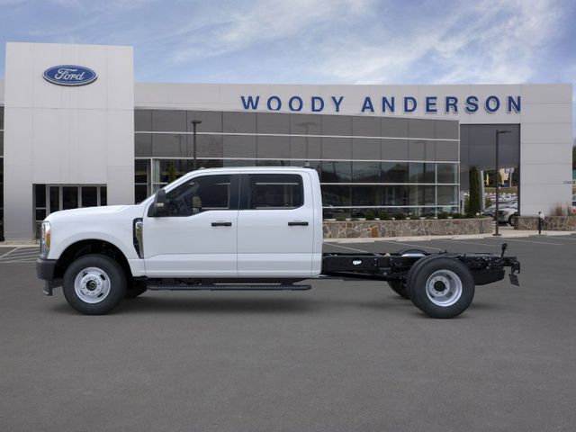 2026 Ford F-350 photo 3