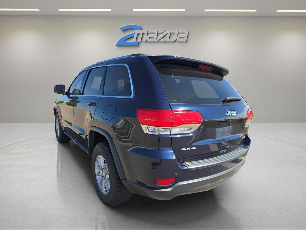 2018 Jeep Grand Cherokee Laredo E photo 2