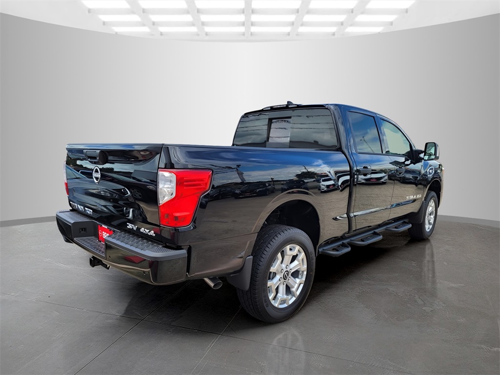 2024 Nissan Titan SV photo 5
