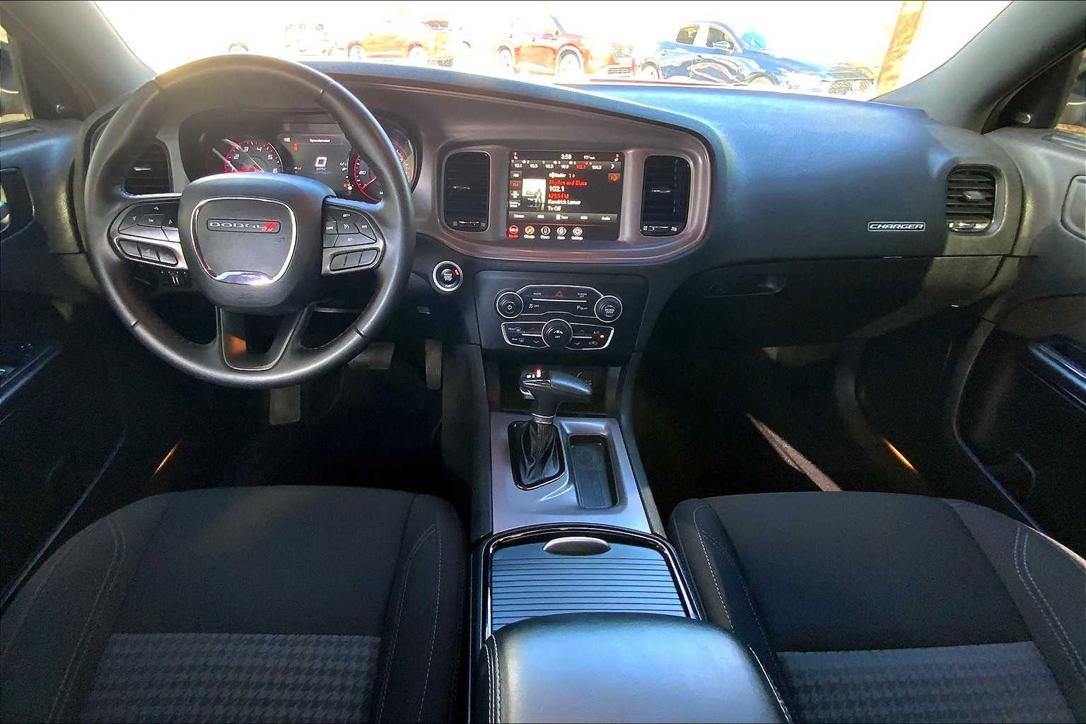 2023 Dodge Charger SXT photo 13