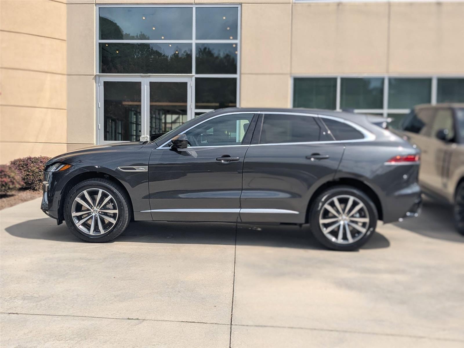 2026 Jaguar F-PACE P250 R-Dynamic S photo 7