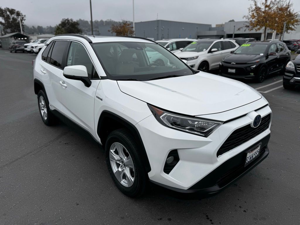 Used 2020 Toyota RAV4 XLE with VIN 4T3R6RFV4LU002881 for sale in Northfield, Minnesota