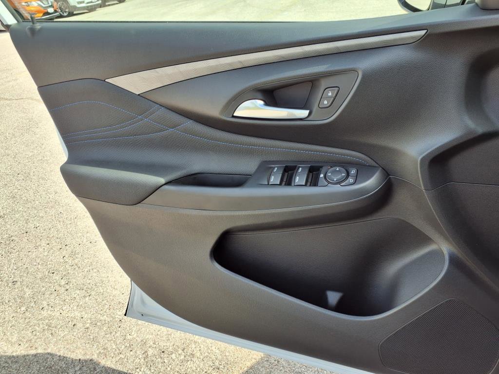 2025 Buick Envista ST photo 11