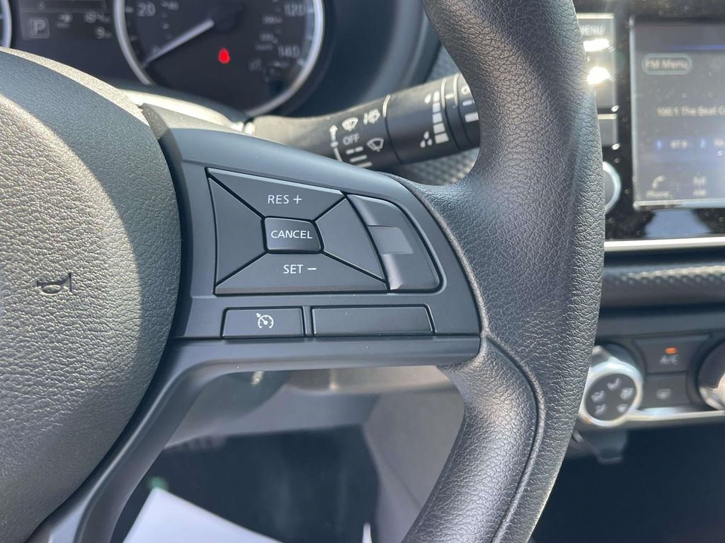 2025 Nissan Kicks Play S photo 21