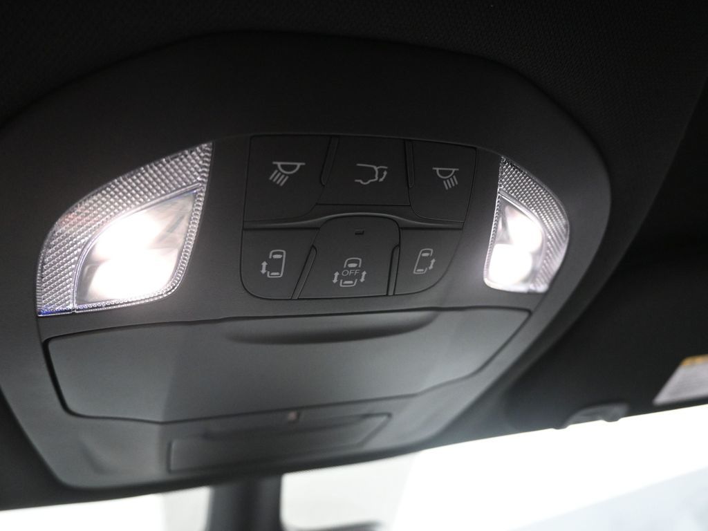 2026 Chrysler Pacifica photo 22
