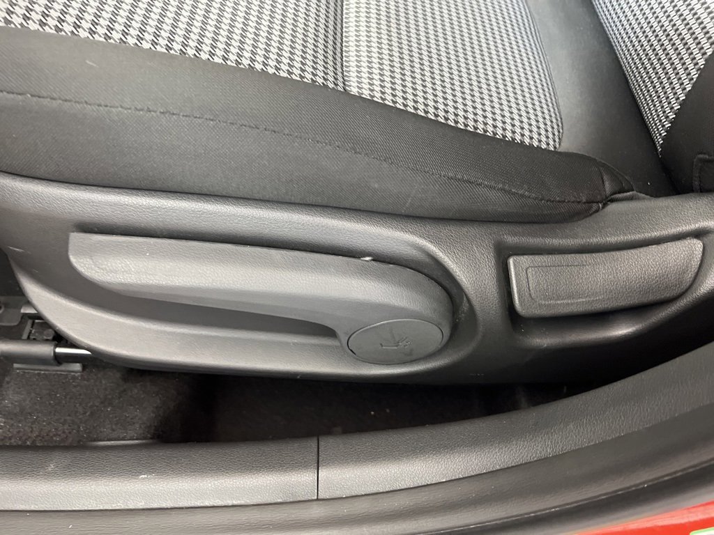 2020 Hyundai Kona SEL photo 3