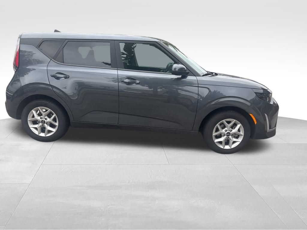 2023 Kia Soul LX photo 12