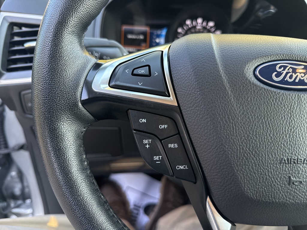 2024 Ford Edge SEL photo 32