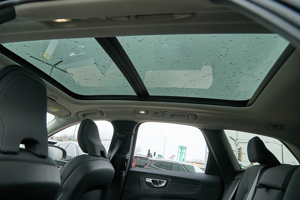 2026 VOLVO XC60 - Image 18