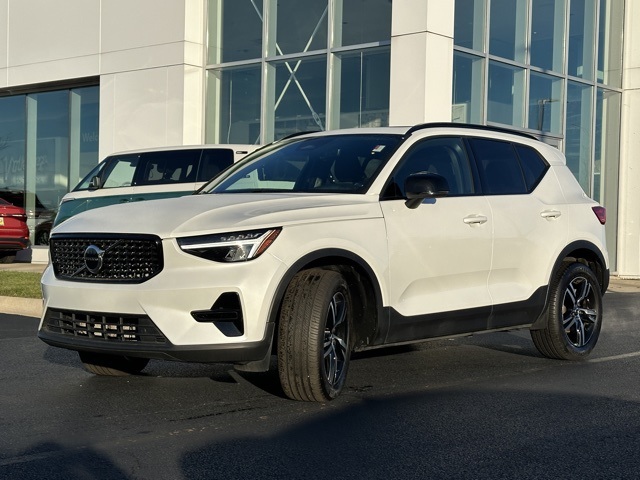 2024 Volvo XC40 Core photo 3