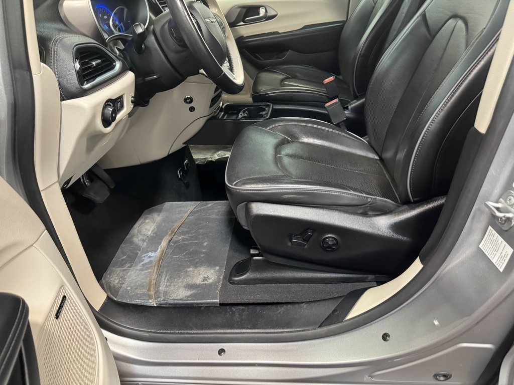 2018 Chrysler Pacifica Limited photo 56