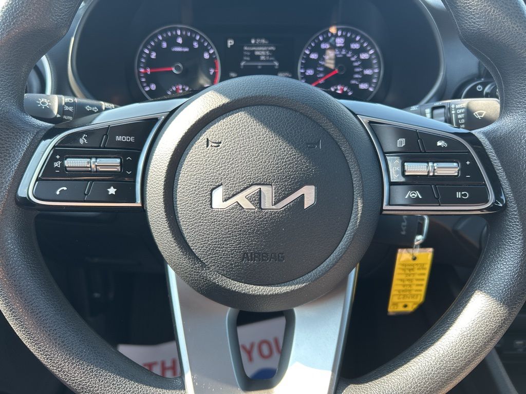 2023 Kia Forte LXS photo 13