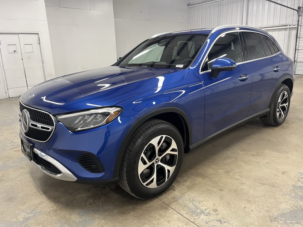 2025 Mercedes Benz GLC 350e 4MATIC photo 3