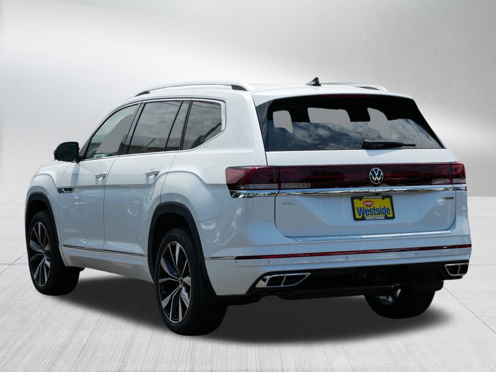 2025 Volkswagen Atlas SEL Premium R-Line photo 2
