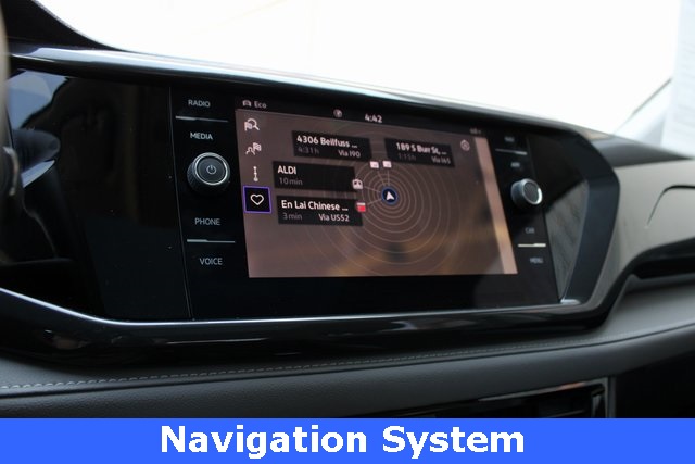 2024 Volkswagen Taos SEL photo 4