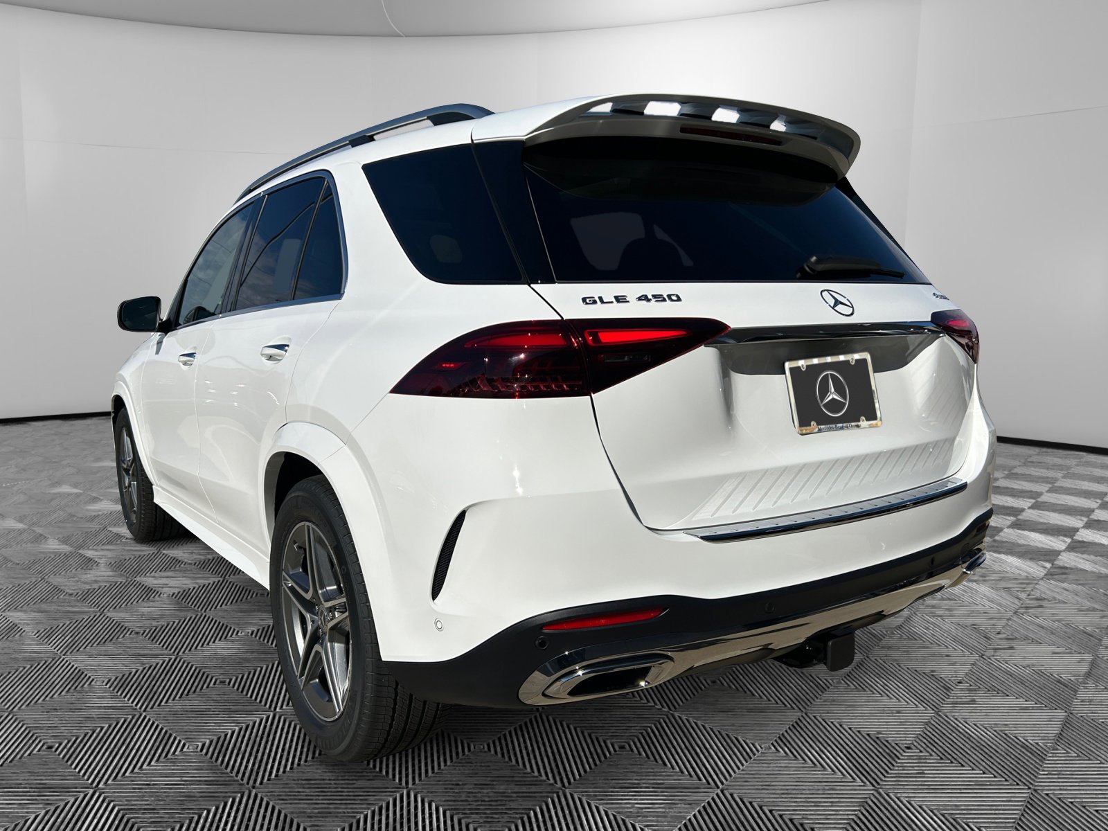 2026 Mercedes Benz GLE 450 4MATIC photo 3
