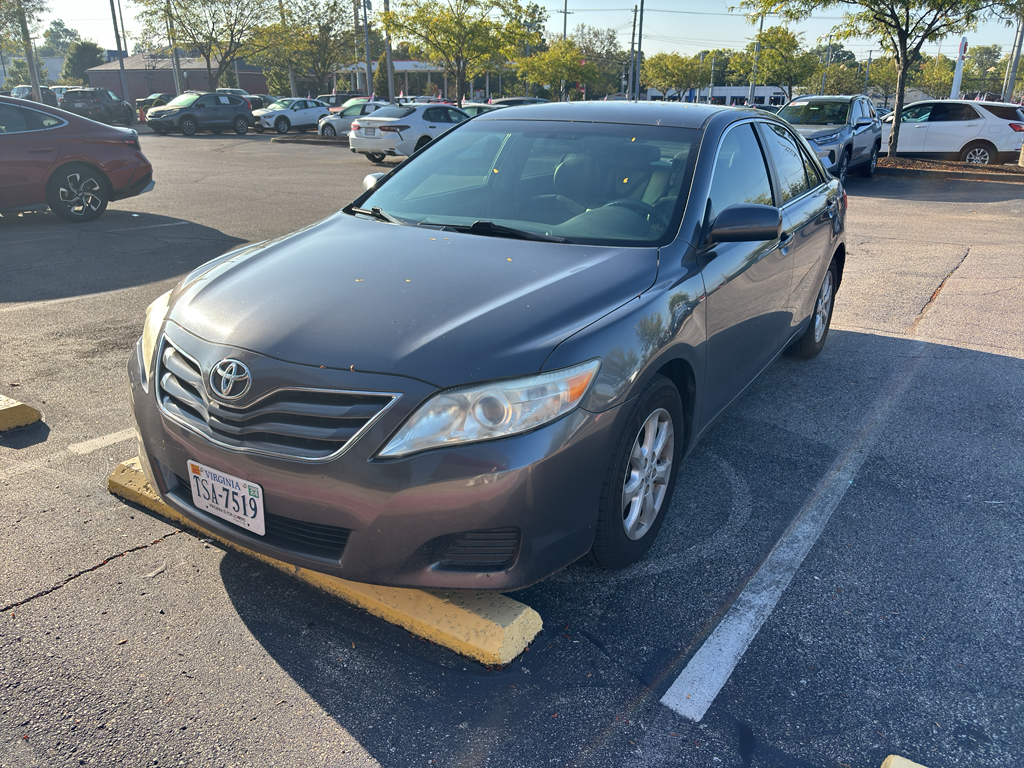 2011 Toyota Camry LE photo 2