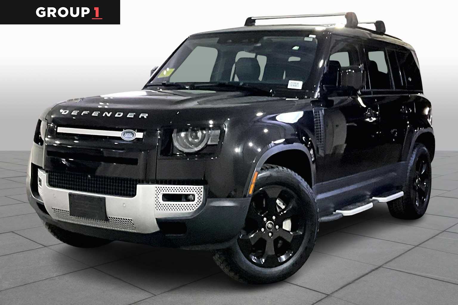 2020 Land Rover Defender SE's photo
