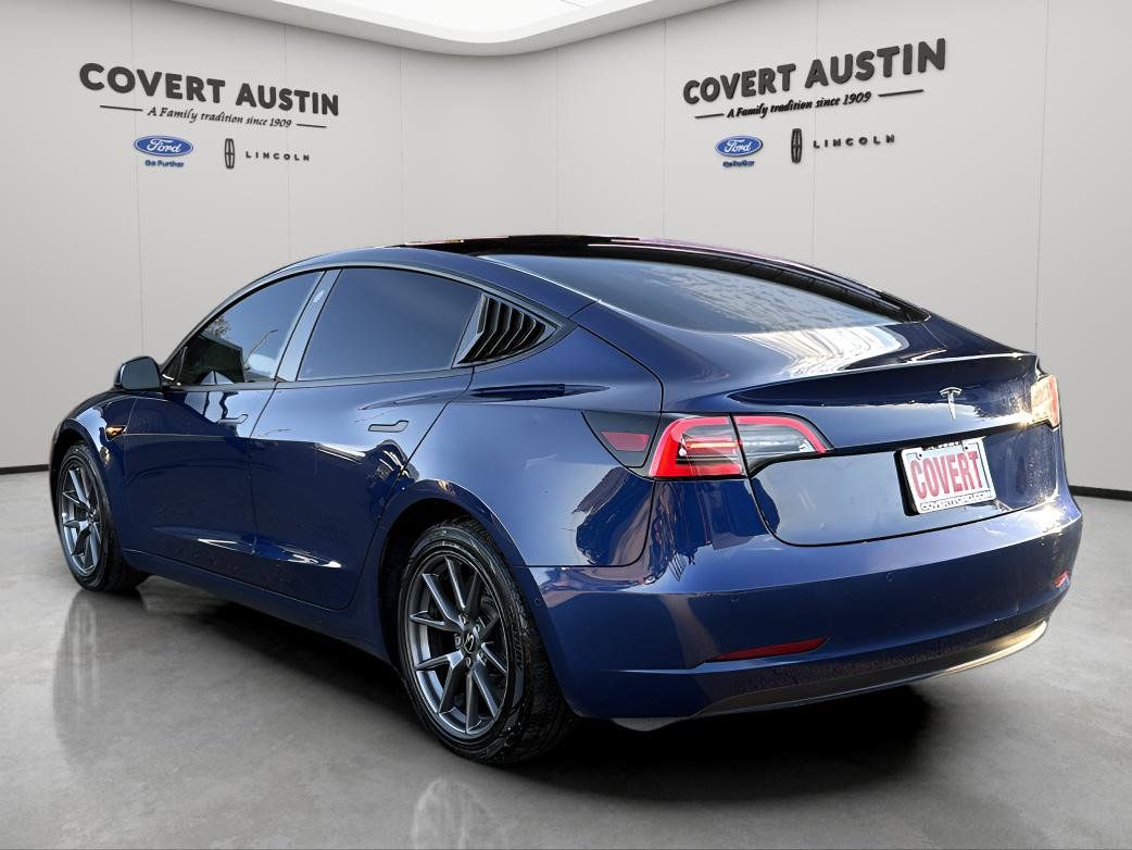 2022 Tesla Model 3 photo 3