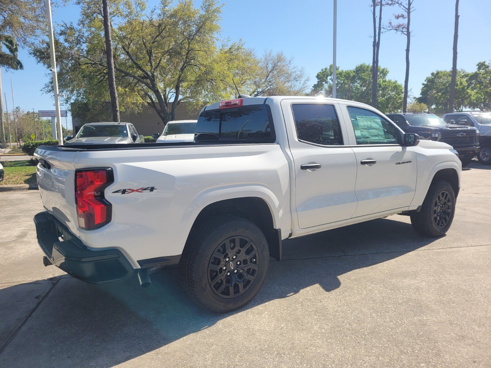 2025 Chevrolet Colorado LT photo 7