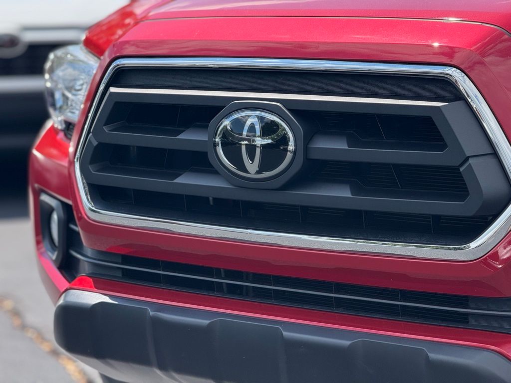 2023 Toyota Tacoma SR5 V6 photo 7