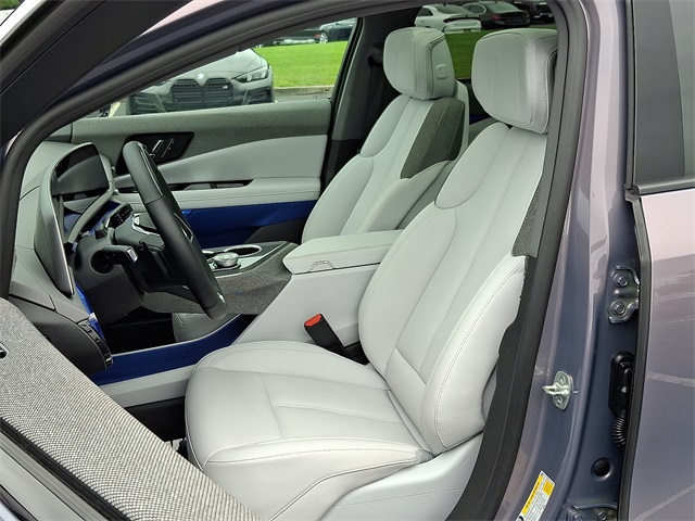 2025 Cadillac Optiq Luxury photo 15